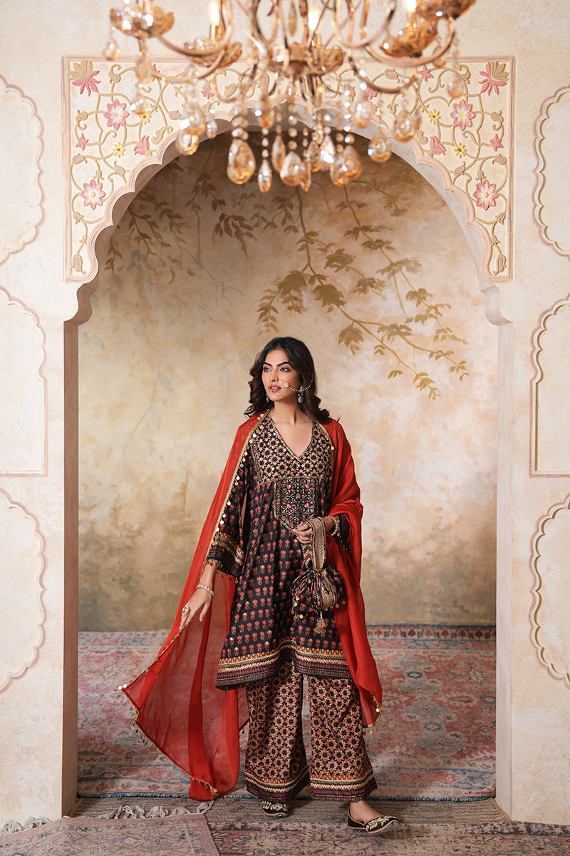 Siyah Sitara Kurta Set With Dupatta