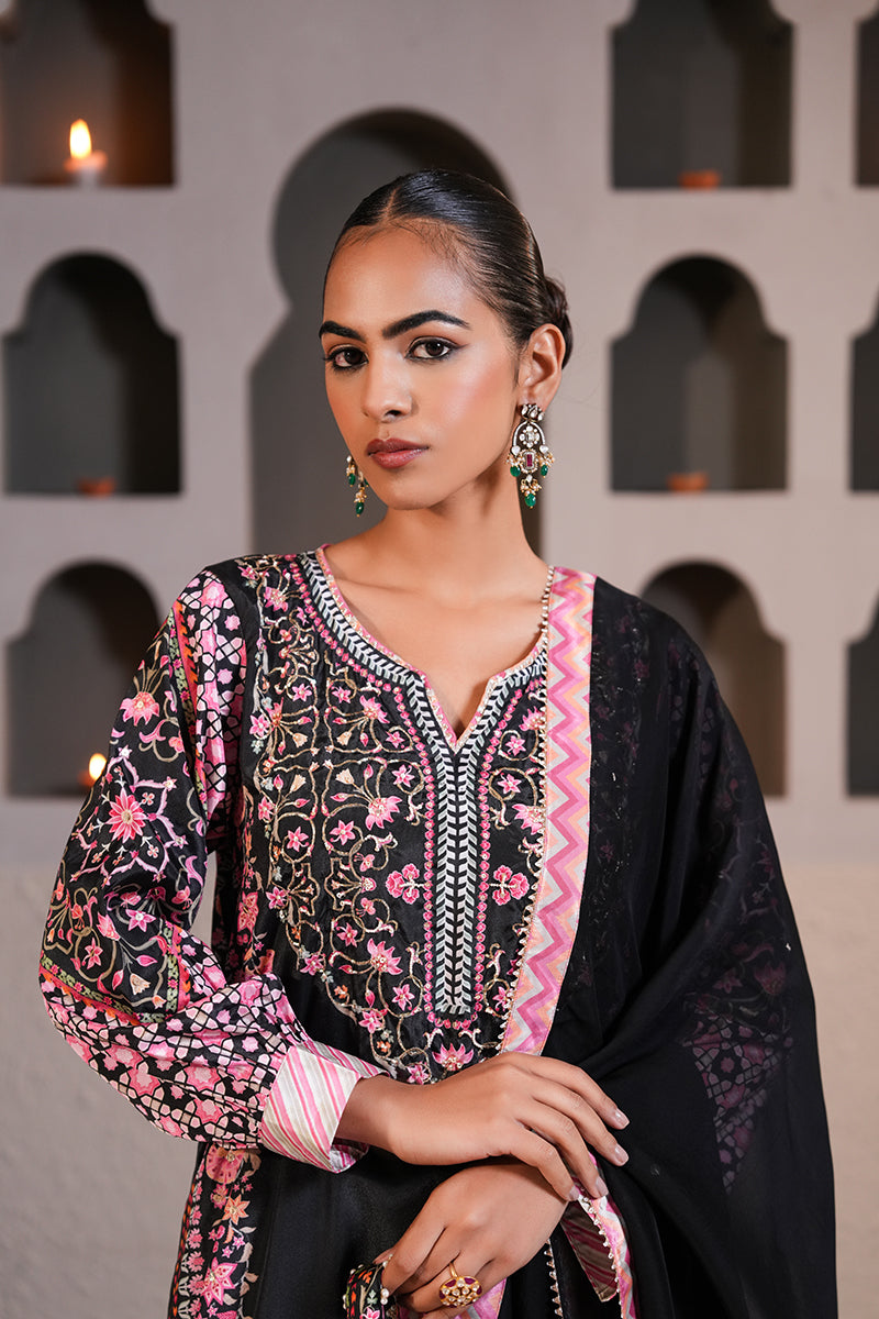 Khwaab Gulabi Kurta Set With Dupatta
