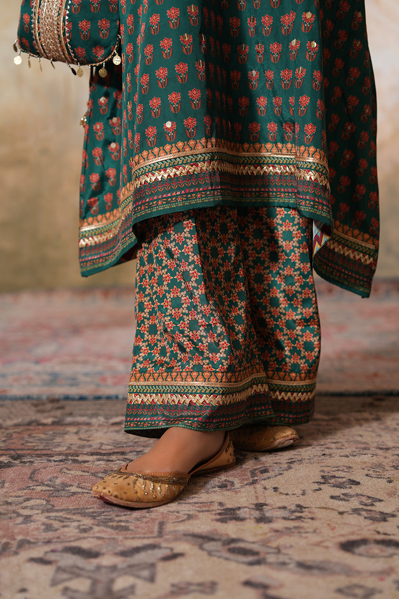 Gulnaz Sitara Kurta Set With Dupatta