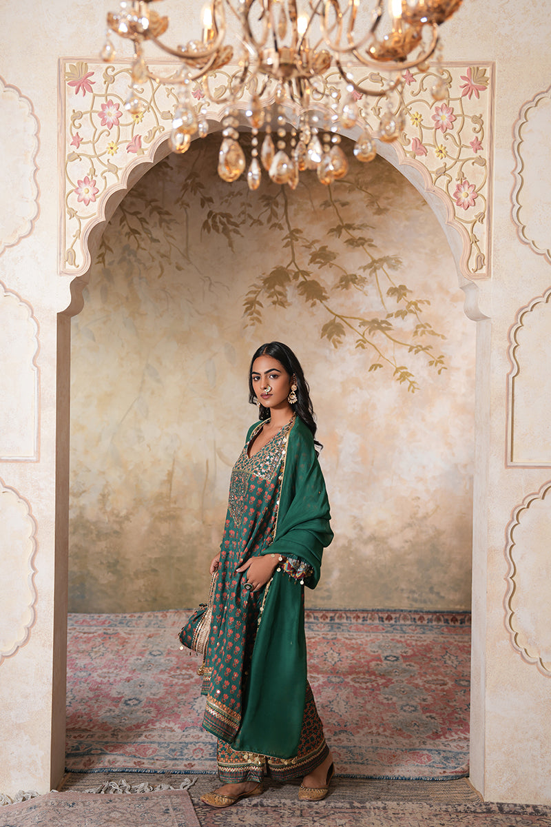Gulnaz Sitara Kurta Set With Dupatta