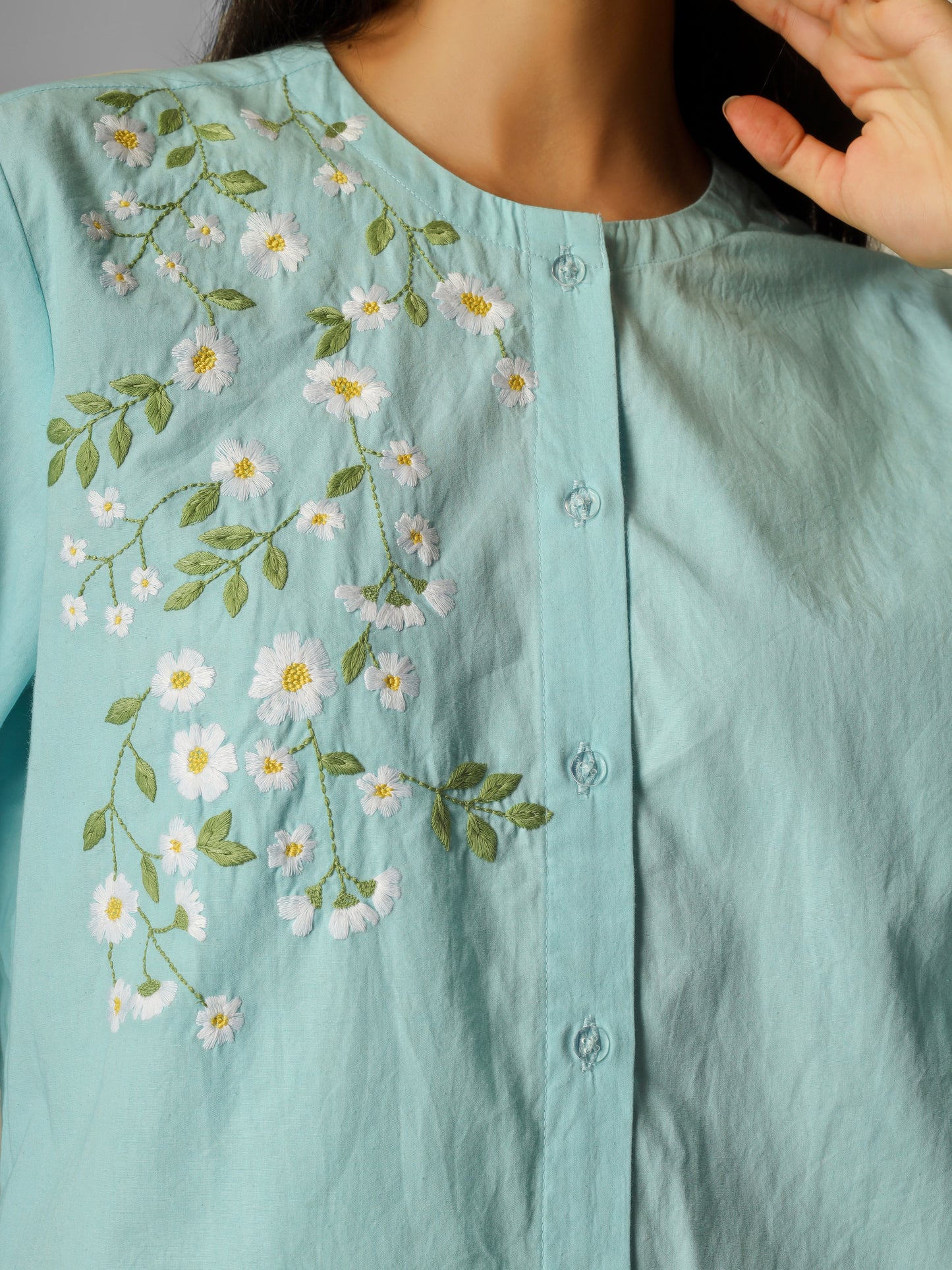 Daisies in the Garden Top