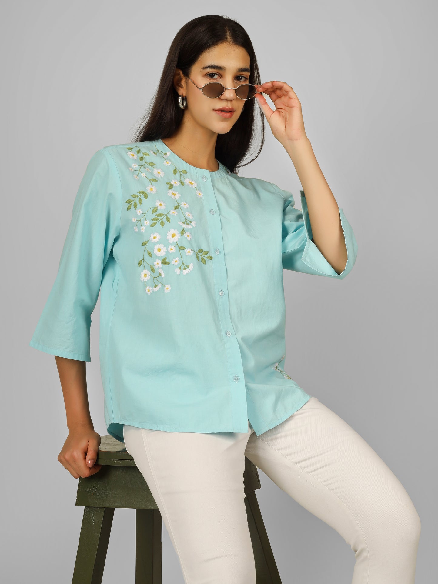 Daisies in the Garden Top