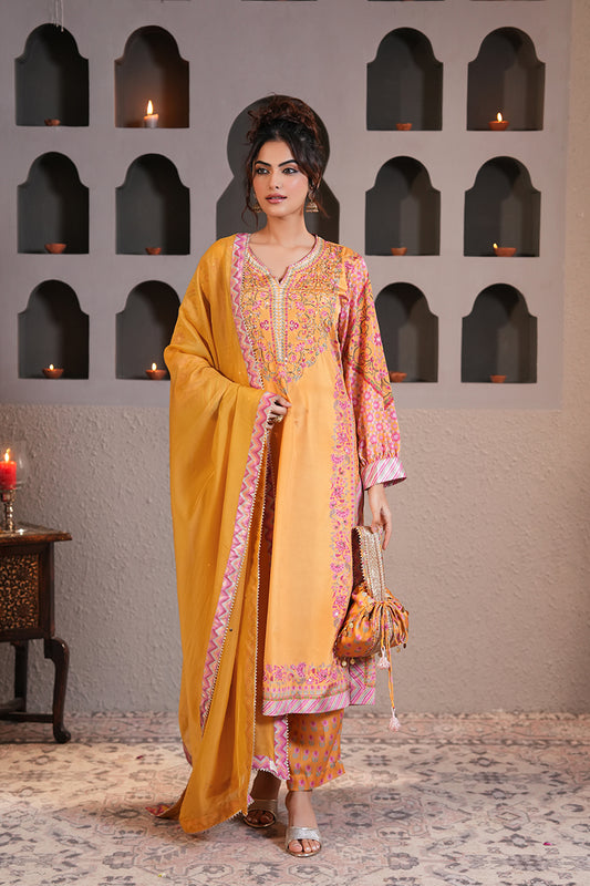 Mehreen Gulabi Kurta Set With Dupatta