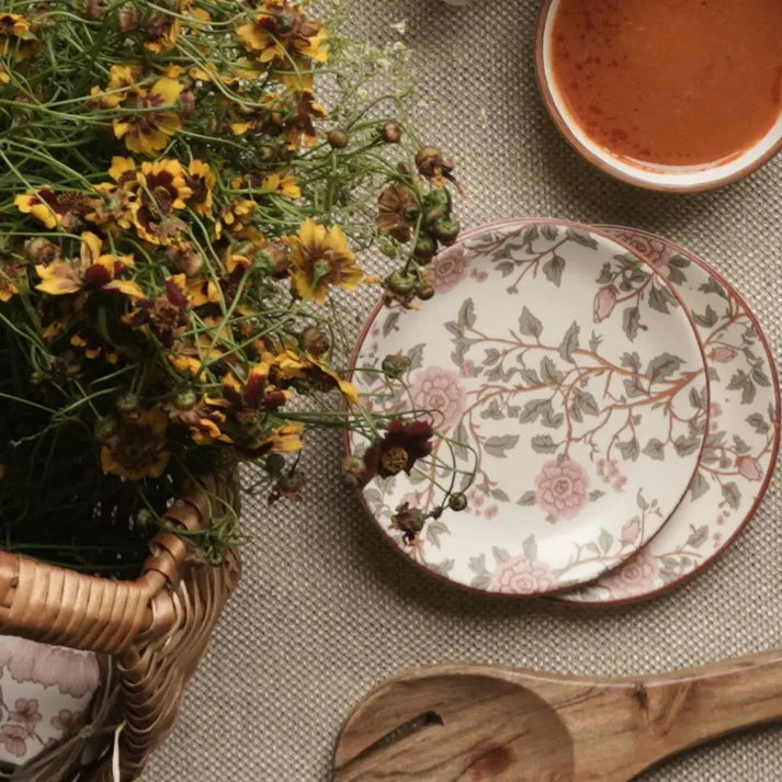 Dreamy floral teaplate