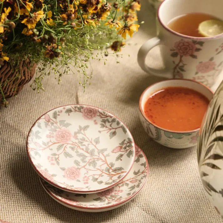 Dreamy floral teaplate